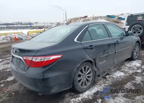 2016 Toyota Camry Xle z USA, uszkodzony, nr VIN 4T1BF1FK7GU555256